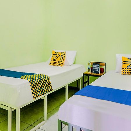 Spot On 2081 Sriwijaya Family Residence Lawang Esterno foto